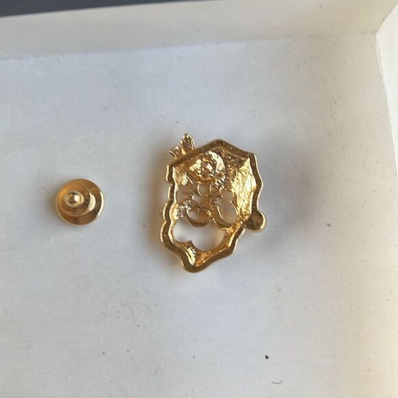 Vintage Avon Santa pin. - Picture 6 of 6